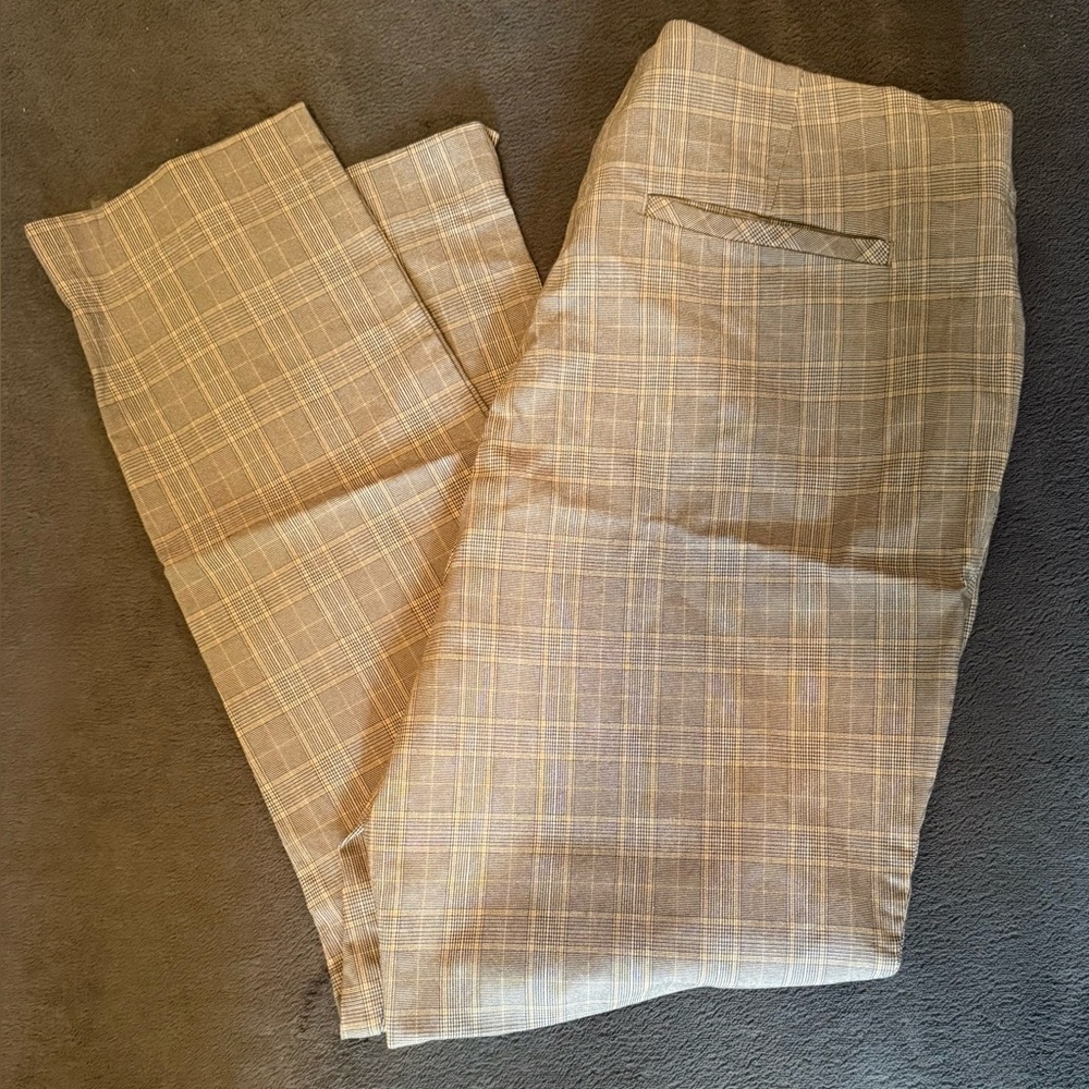Van Heusen Plaid Capris